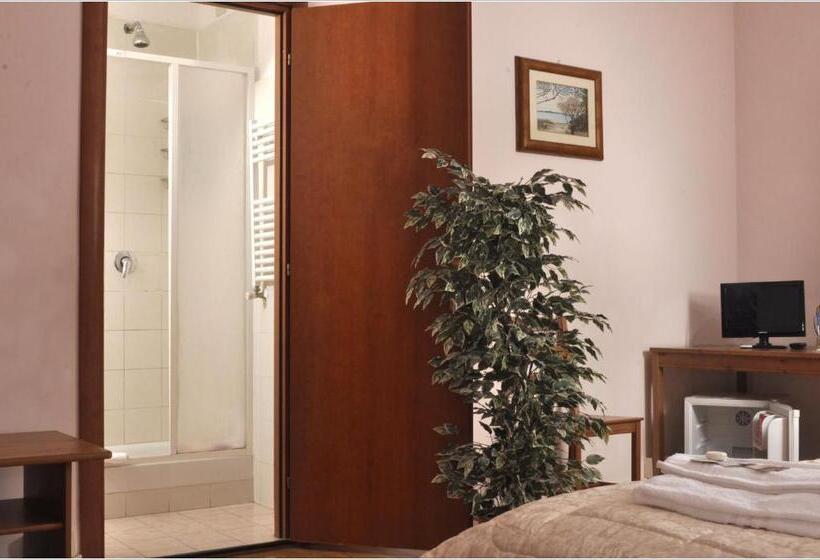 اتاق استاندارد پریمیوم سه تخته, Gialel B&b