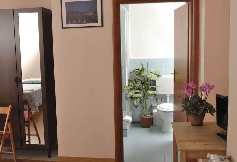 اتاق استاندارد سه نفره, Gialel B&b