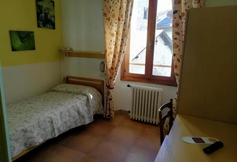 스탠다드 싱글 룸, Gufo