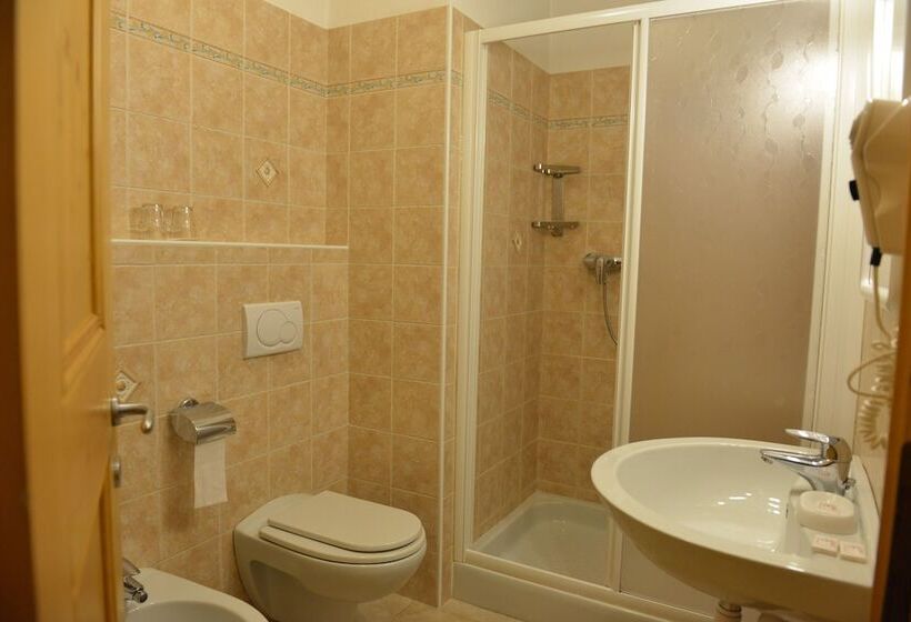 스탠다드 룸, Gufo