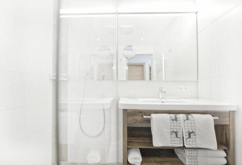 اتاق سوپریور یک تخته, Alpina Superior