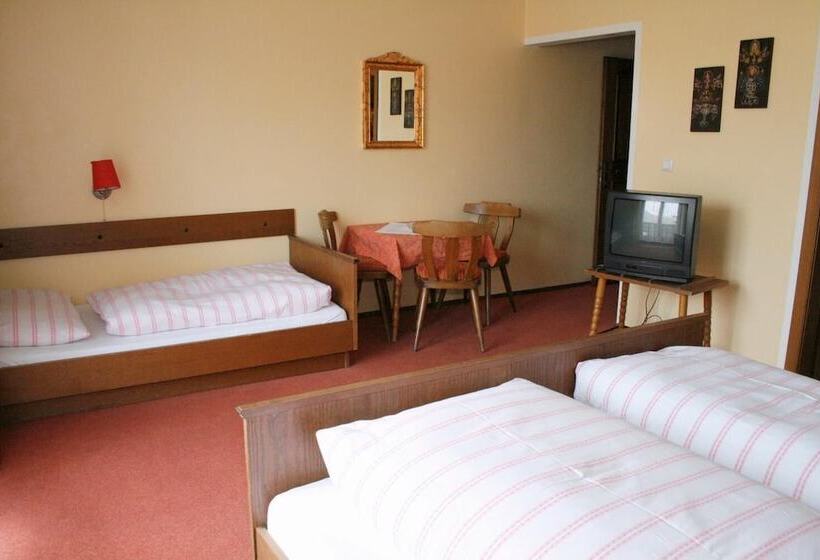 חדר סטנדרט לשלושה, Gasthof Goldener Stern