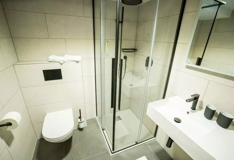 Habitació Estàndard, Christina