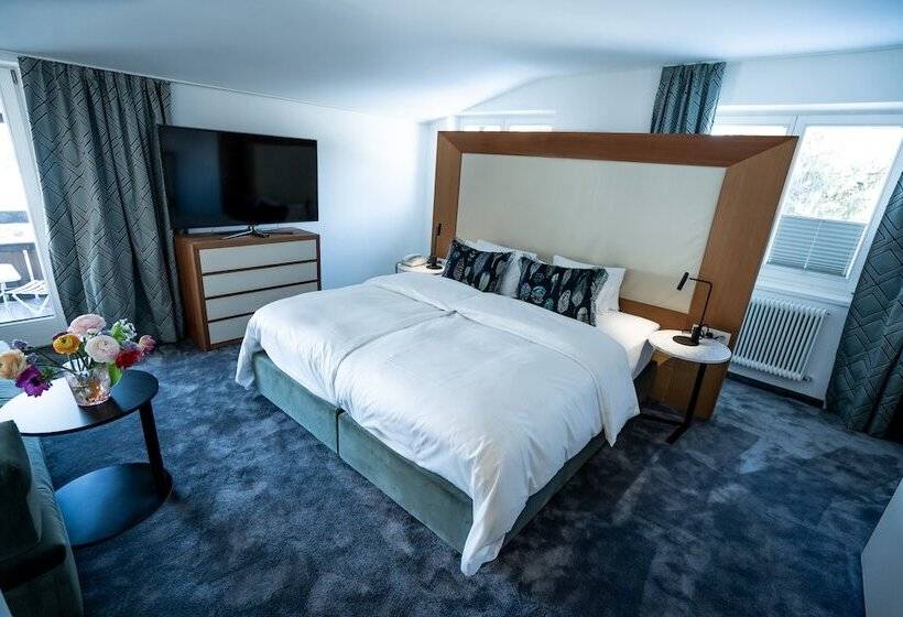 Номер Комфорт, Christina