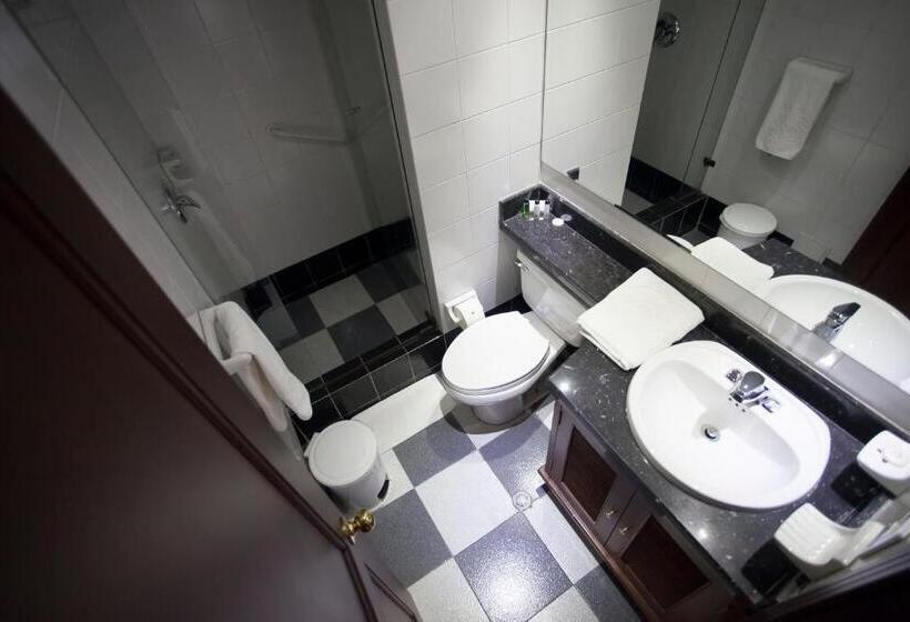 سوییت جونیور, Cora 96 Street Apartments