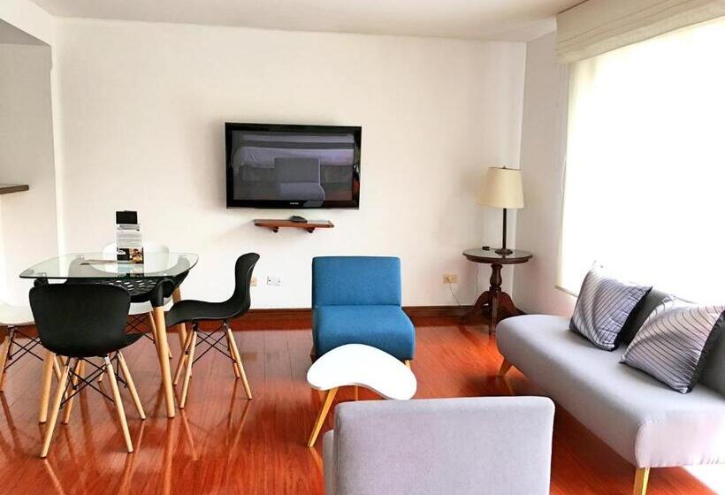 سوییت جونیور, Cora 96 Street Apartments