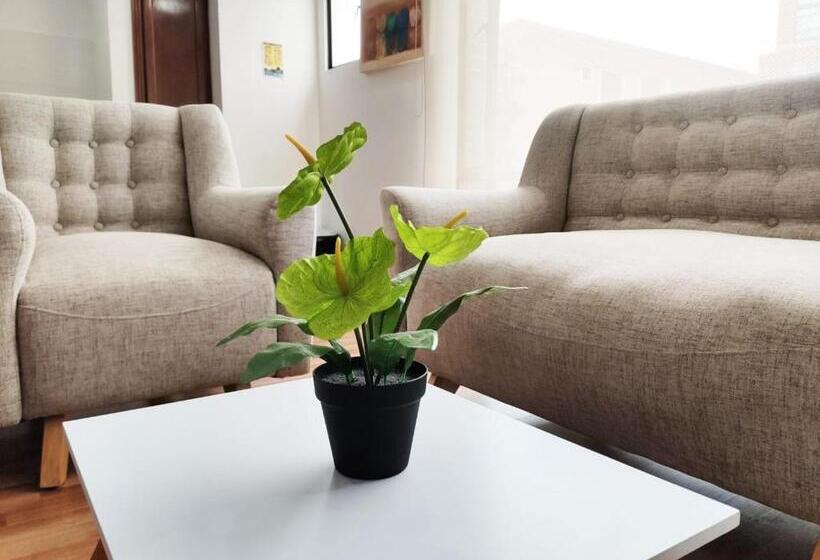 سوییت دوبلکس, Cora 96 Street Apartments