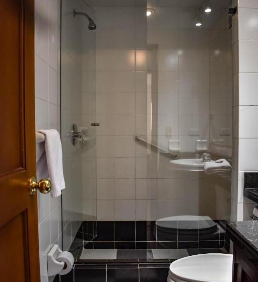 سوئیت مدیریتی 2 خوابه, Cora 96 Street Apartments