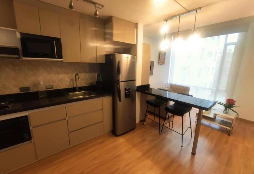 سوییت دوبلکس, Cora 96 Street Apartments