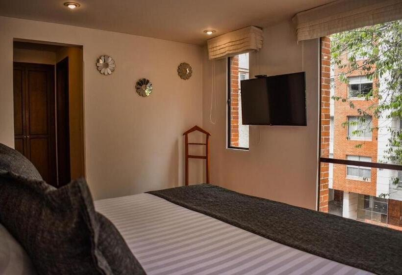 سوئیت مدیریتی 2 خوابه, Cora 96 Street Apartments