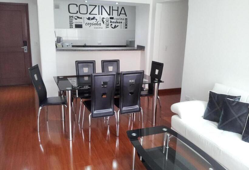 سوئیت مدیریتی 2 خوابه, Cora 96 Street Apartments
