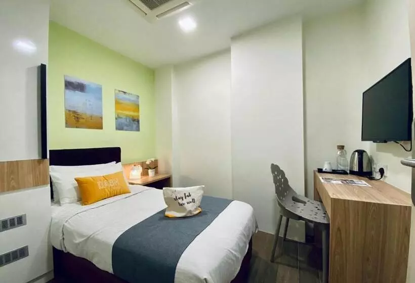 اتاق استاندارد یک نفره, Aura Hotel Mackenzie