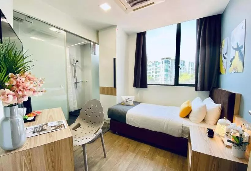 اتاق استاندارد یک نفره, Aura Hotel Mackenzie