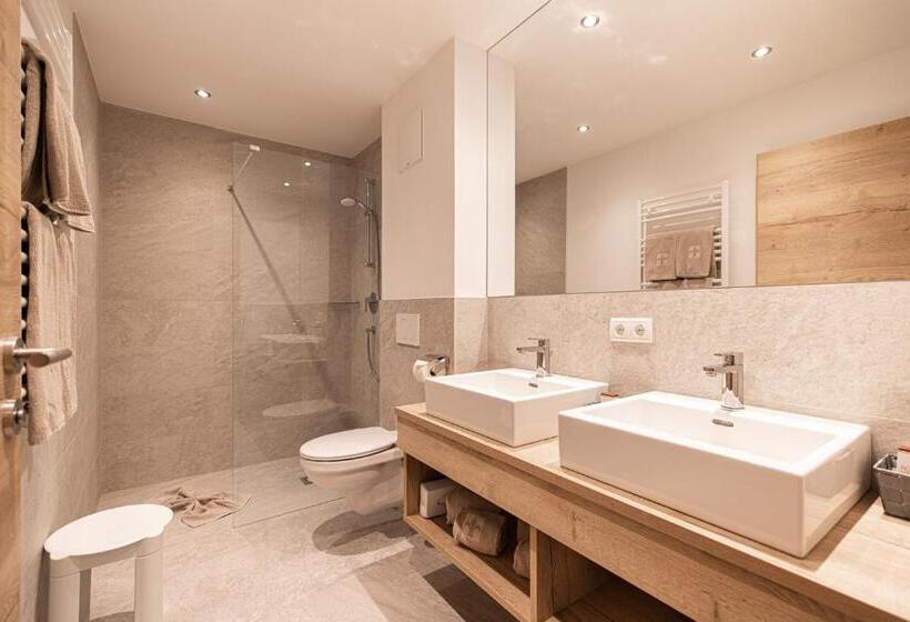 Четырехместный Номер Superior, Resl Resort