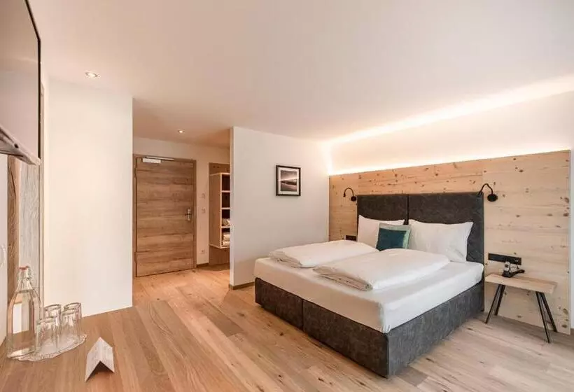 اتاق سوپریور چهار تخته, Resl Resort