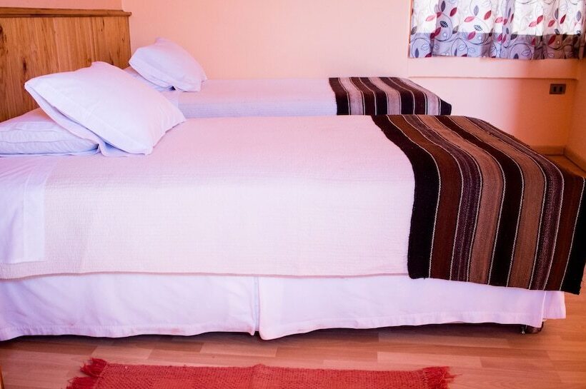 高级三人间, Iorana Tolache