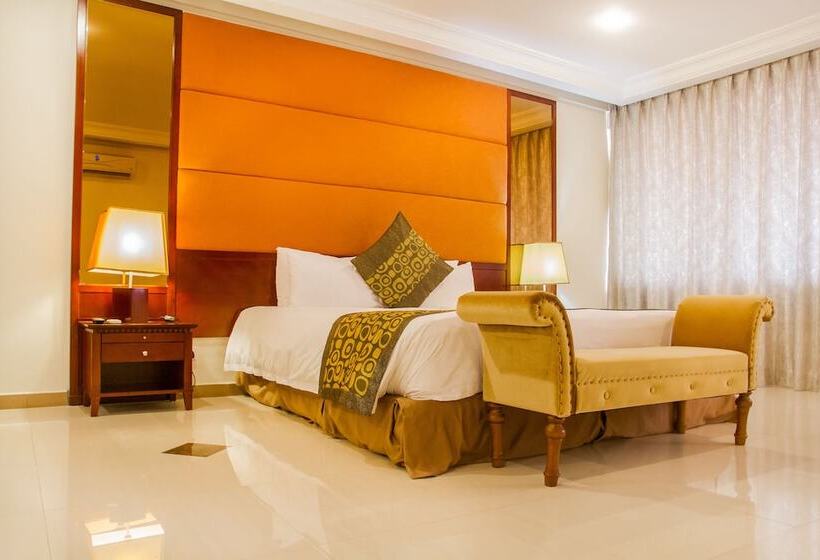 سوئیت رویال, Royal Nick