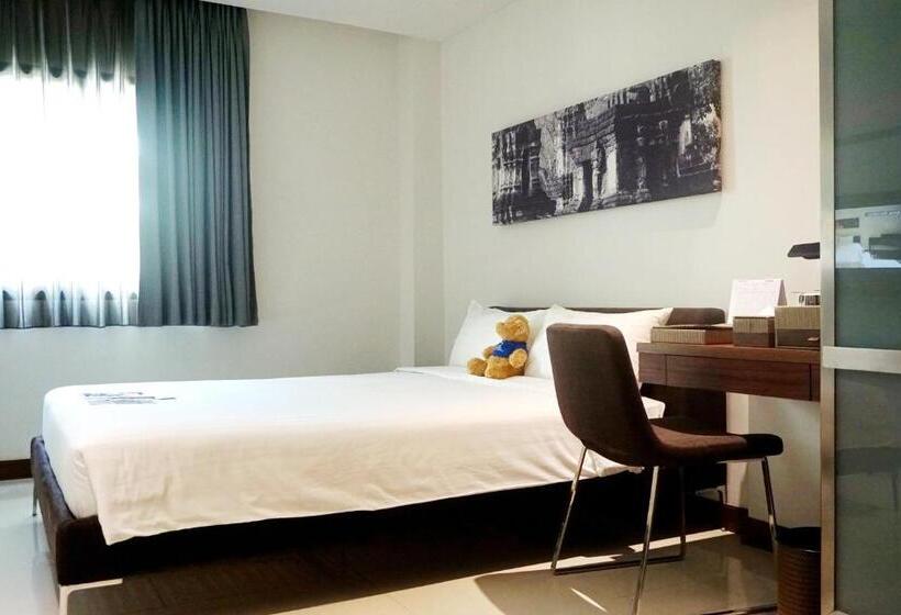 اتاق استاندارد یک نفره, S33 Compact Sukhumvit