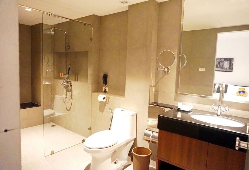 اتاق لوکس, S33 Compact Sukhumvit