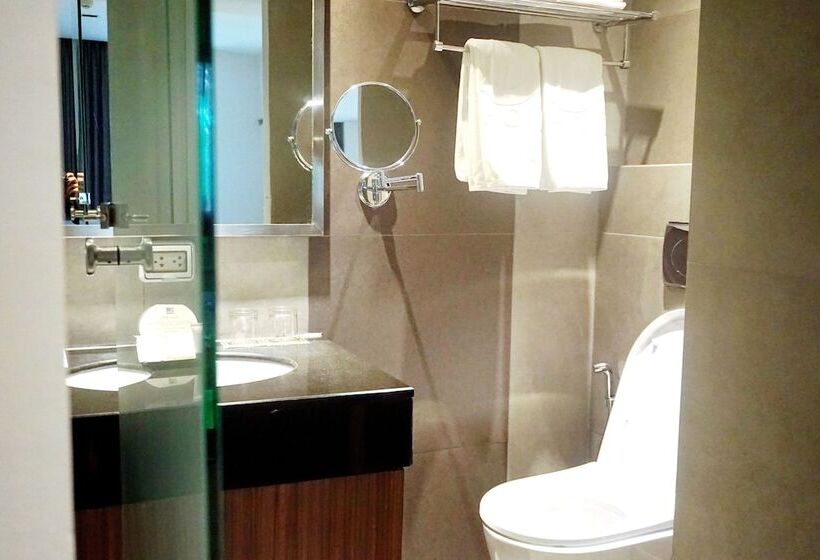 اتاق استاندارد یک نفره, S33 Compact Sukhumvit