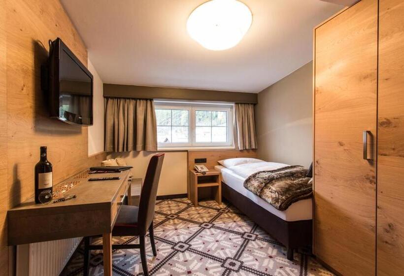 غرفة قياسية فردية, Valentin