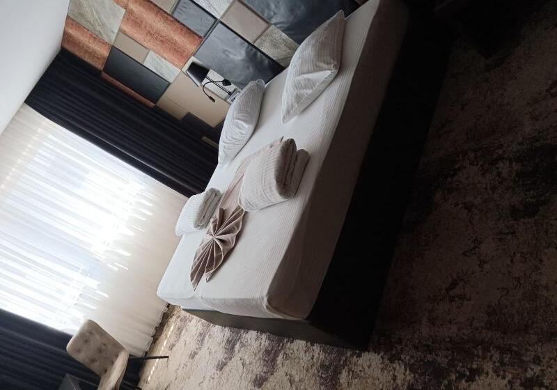 غرفة إدارية سرير كينج, The Aston Motel Tamworth