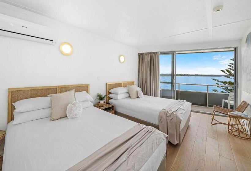 جناح مطلّ علي البحر, The Mid Pacific