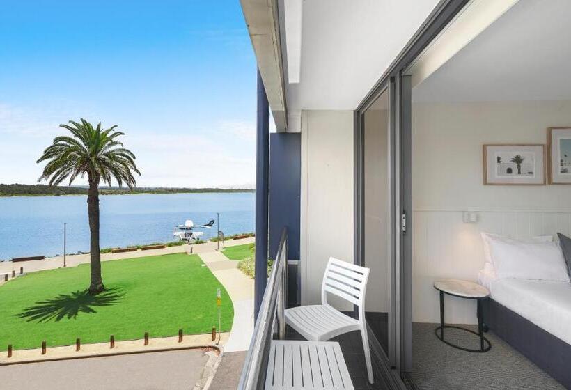 غرفة ديلوكس, The Mid Pacific