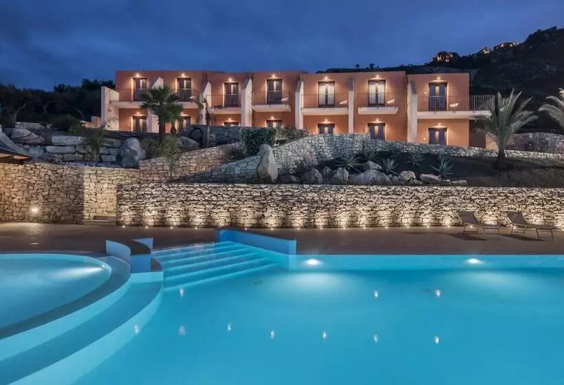 سوییت با چشم‌انداز دریا, Parco Degli Aromi Resort & Spa
