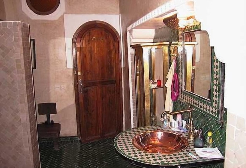 اتاق کلاب, La Maison Nomade