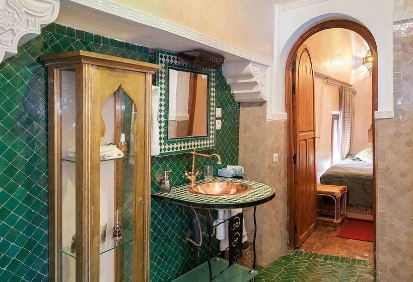 اتاق کلاب, La Maison Nomade