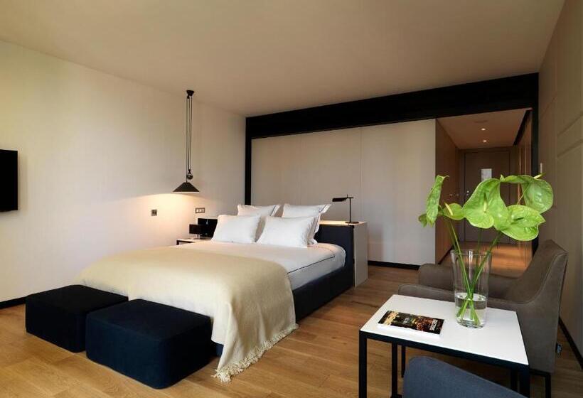 디럭스 룸, Sense Hotel Sofia, A Member Of Design Hotels