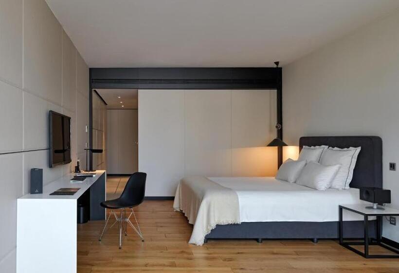 디럭스 룸, Sense Hotel Sofia, A Member Of Design Hotels
