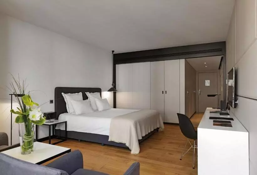 デラックスルーム, Sense Hotel Sofia, A Member Of Design Hotels