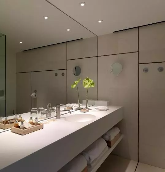 デラックスルーム, Sense Hotel Sofia, A Member Of Design Hotels