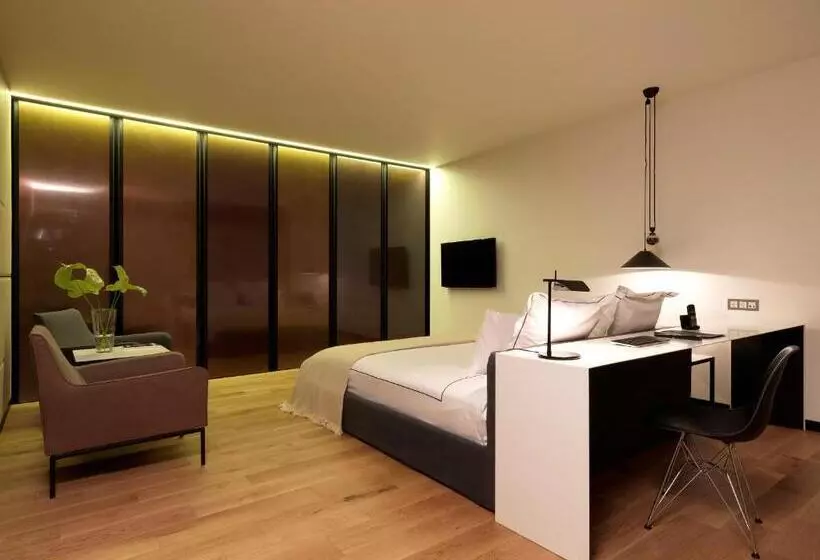 デラックスルーム, Sense Hotel Sofia, A Member Of Design Hotels