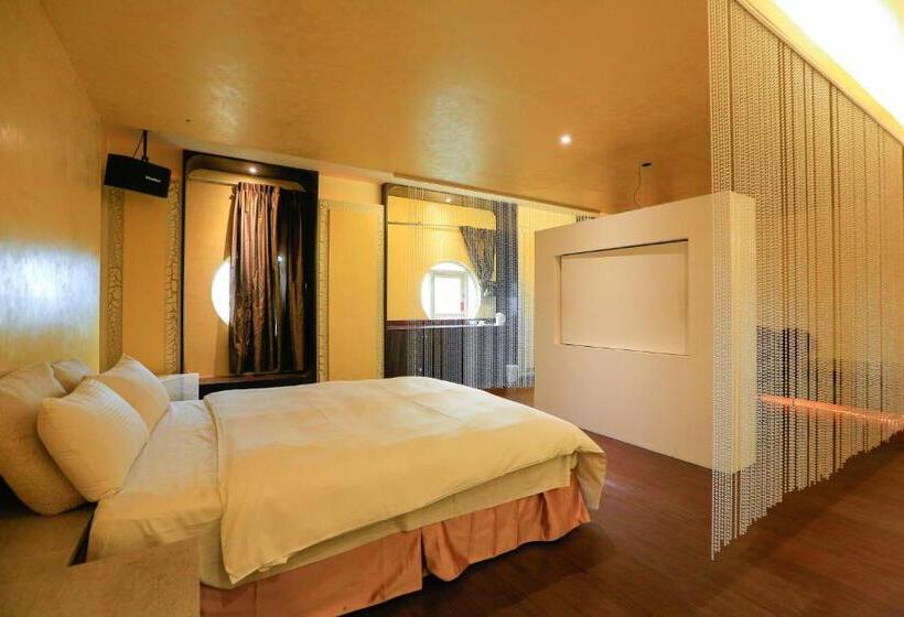 اتاق استاندارد, Walker Motel