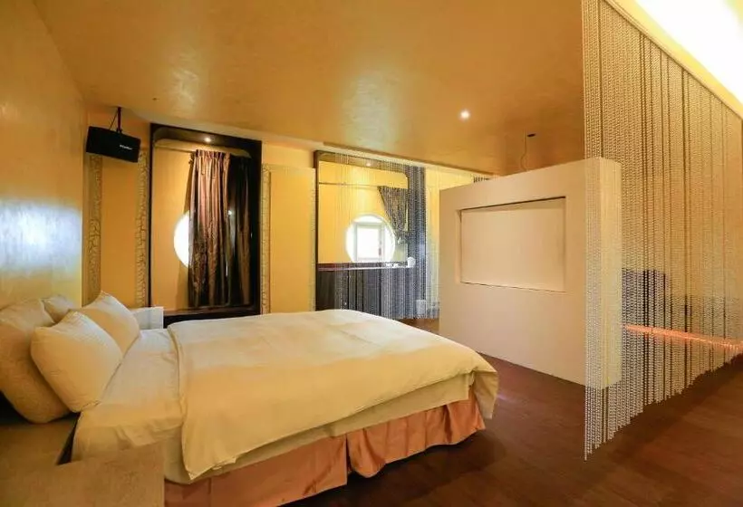 اتاق استاندارد, Walker Motel