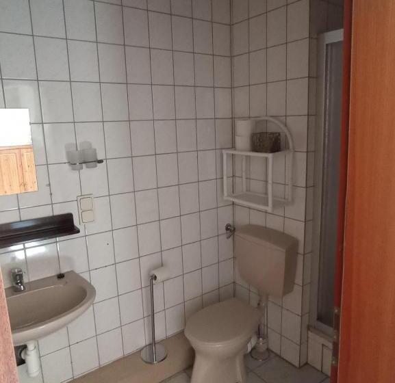 اتاق عادی, Gasthaus Zum Goldenen Roß