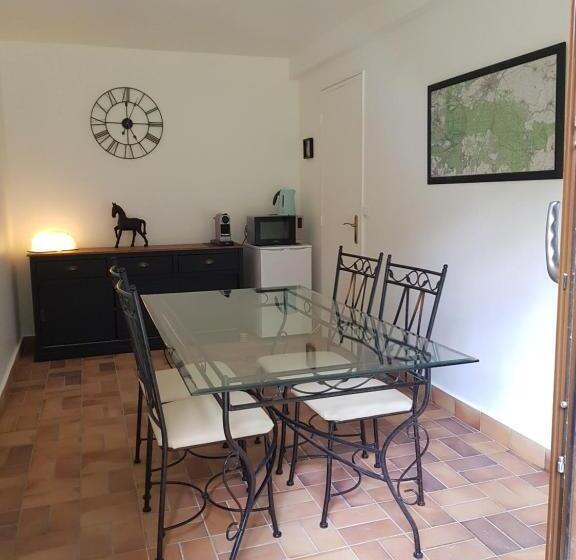 جناح عائلي, Les Sabots Du Parc