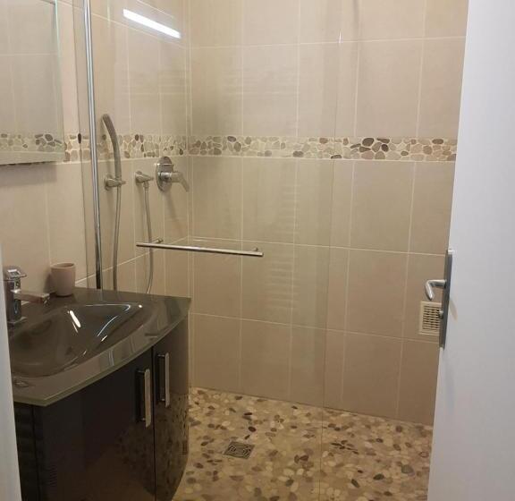 جناح عائلي, Les Sabots Du Parc