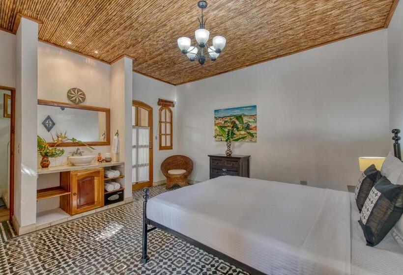 اتاق لوکس با بالکن, Boutique Hotel Secret Garden Granada