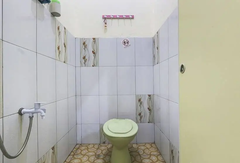 エコノミールーム, Spot On 90780 Gang Tengah Homestay Syariah