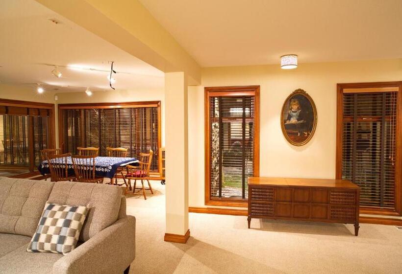 סוויטה משפחתית, Honeymoon Suite