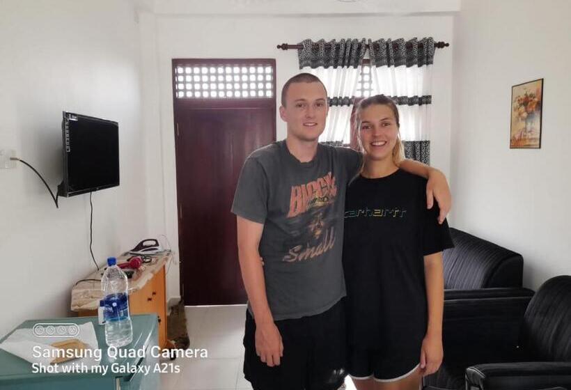 إستديو عائلى, Paradise Villa