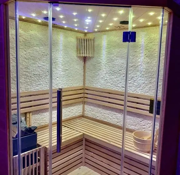 デラックスルーム, Suite Privative Jacuzzi Sauna De La Villa Del Castagnol