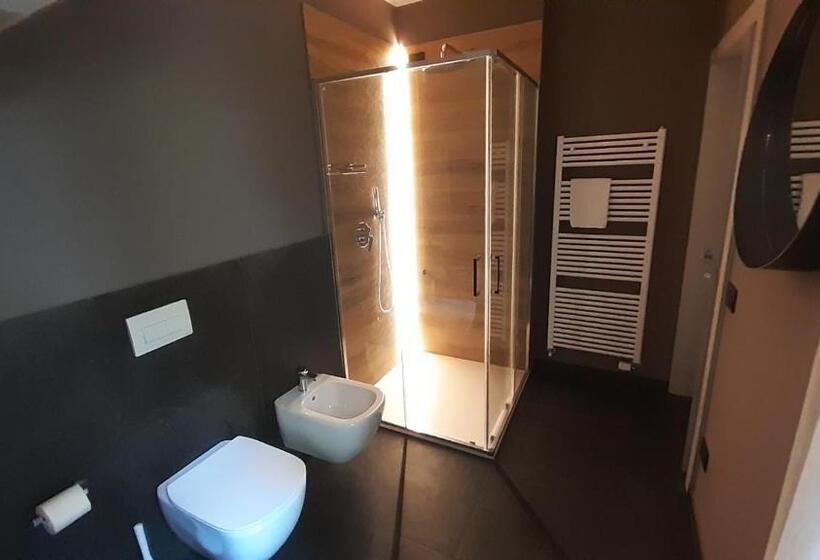 סוויטת ג'וניור עם מרפסת, La Villa Charme & Pleasure