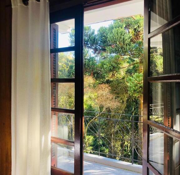 اتاق لوکس سه تخته, Pousada Vila Floratta Capivari