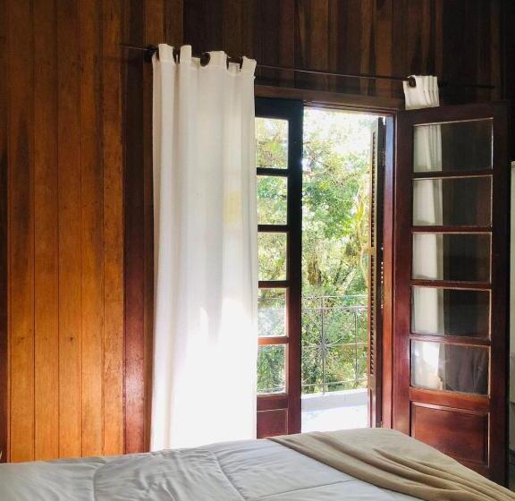 اتاق لوکس سه تخته, Pousada Vila Floratta Capivari