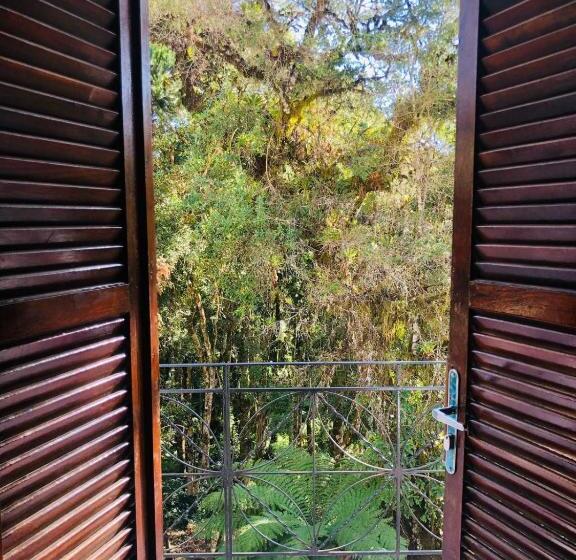 اتاق لوکس سه تخته, Pousada Vila Floratta Capivari